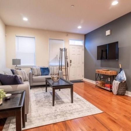 Beautiful Lux 4 Bedroom*Near Penn/Chop*Roof Deck 필라델피아 외부 사진