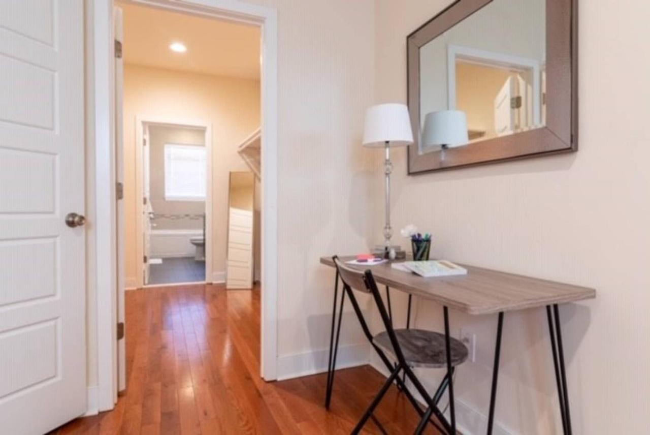 Beautiful Lux 4 Bedroom*Near Penn/Chop*Roof Deck 필라델피아 외부 사진