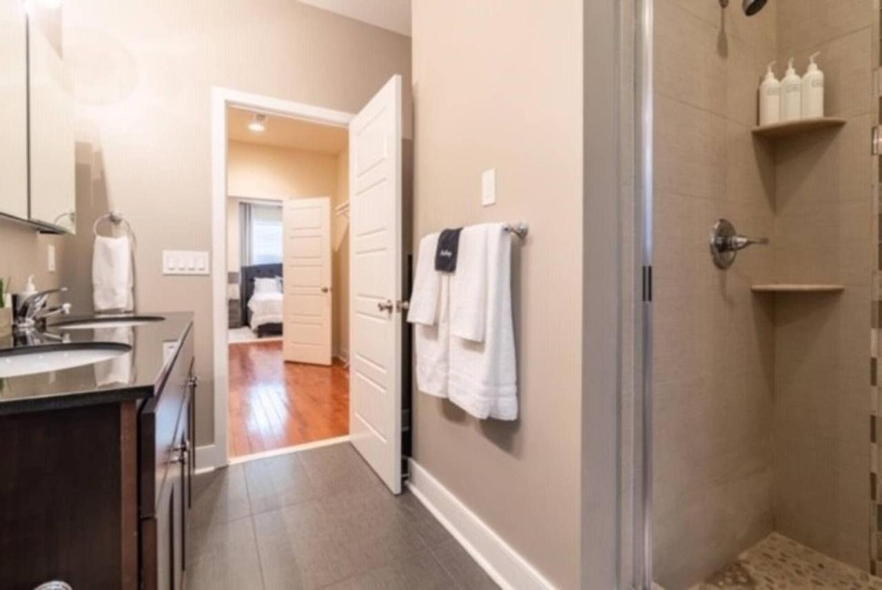 Beautiful Lux 4 Bedroom*Near Penn/Chop*Roof Deck 필라델피아 외부 사진
