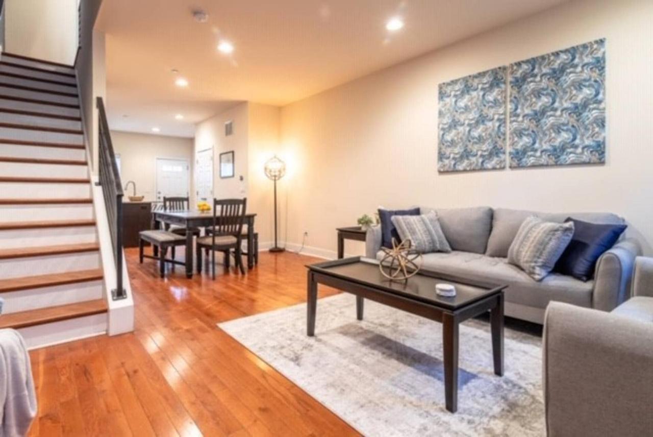 Beautiful Lux 4 Bedroom*Near Penn/Chop*Roof Deck 필라델피아 외부 사진
