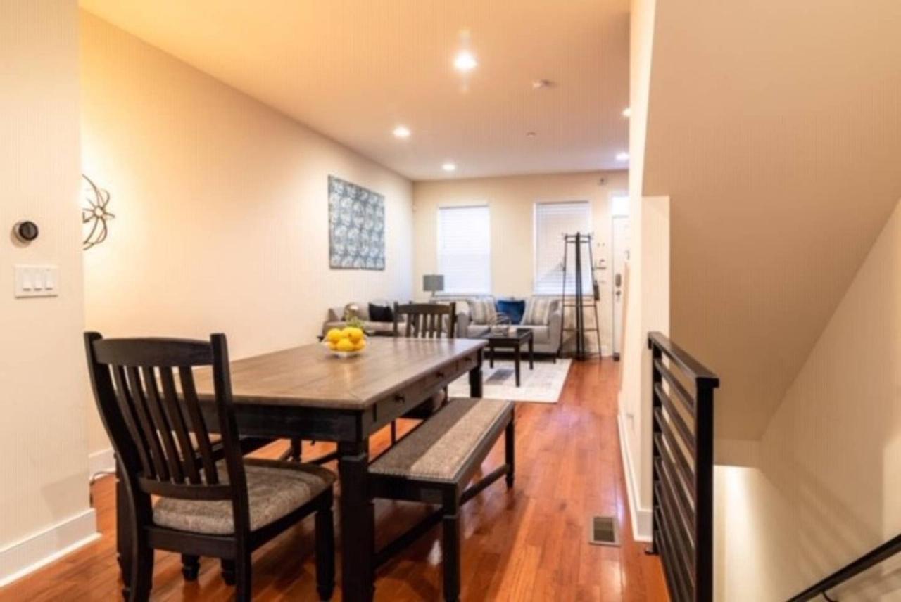 Beautiful Lux 4 Bedroom*Near Penn/Chop*Roof Deck 필라델피아 외부 사진